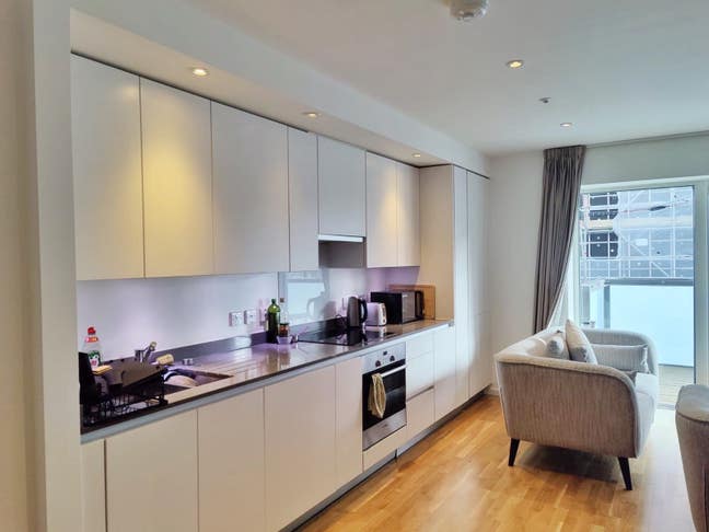 Double En-suite Room in Stratford / East Village Main Photo