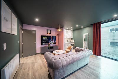 Furnished Apartment W/ bills, short stay Sheffield Main Photo
