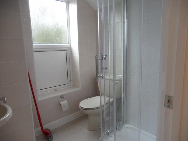 STUDENT Studio Flat within 4 bed Property Main Photo