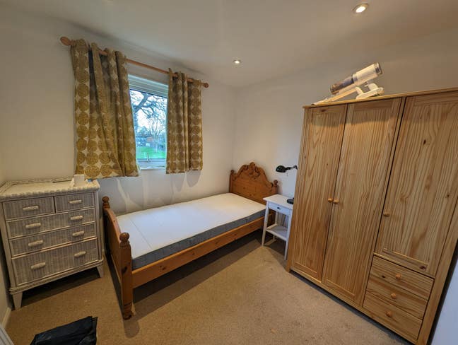 Single room in Farncombe  Main Photo