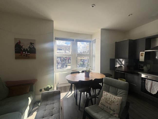 Nice and cozy double bedroom available from 01/07 Main Photo