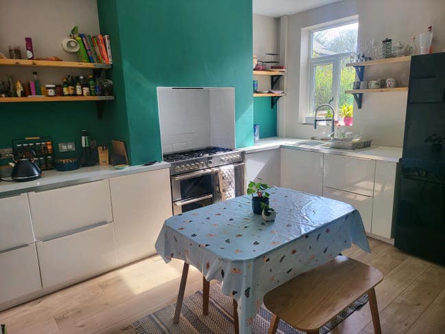 Double room in Cheadle Village  Main Photo