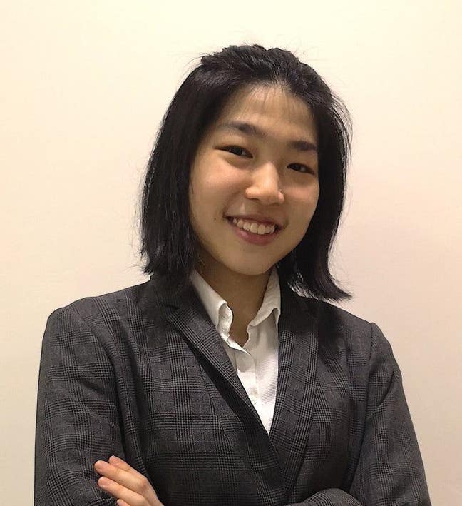 I am a professional female aged 25. Looking f... Main Photo