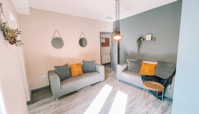 4 Bedroom House Share - Very Close to City! Main Photo
