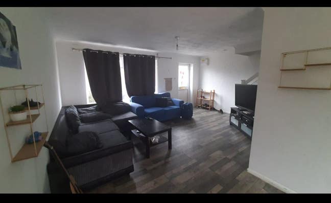 Cosy room - Large house  Main Photo