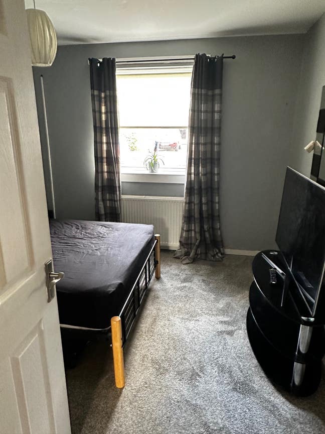 Cheap Double room to let.  Main Photo