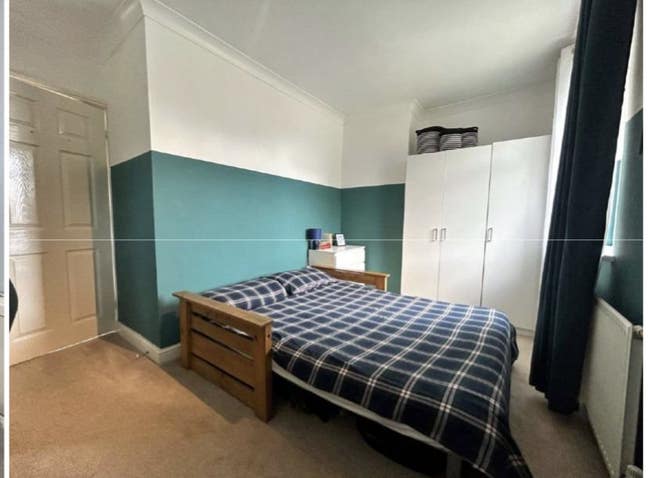 Lovely home in Havercroft - must like dogs!  Main Photo