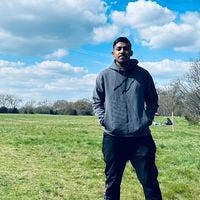 I am a professional male aged 27. I am lookin... Main Photo