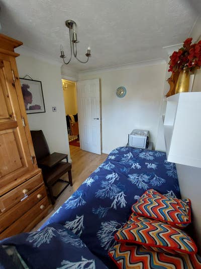 Single Room - Furnished in Wigmore Main Photo
