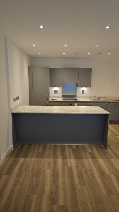 Double Room in a Luxurious Apartment  Main Photo