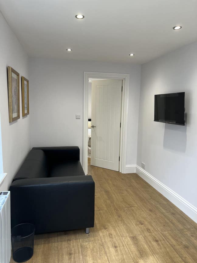 Chiswick - 1 bedroom self contained flat Main Photo