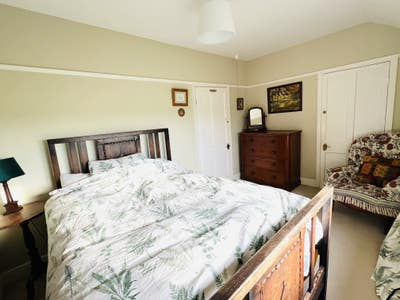 Large room with  private bathroom & views  Main Photo