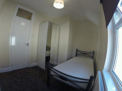 Double Room Clean Household - Bills Included (LA) Main Photo
