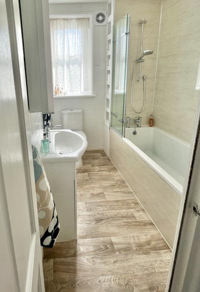 Double Bedroom  Main Photo