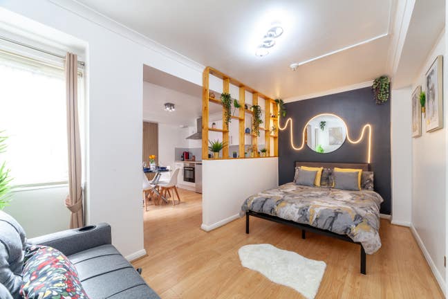 Luxury Flat in Kensington/Chelsea Bills Inc.  Main Photo