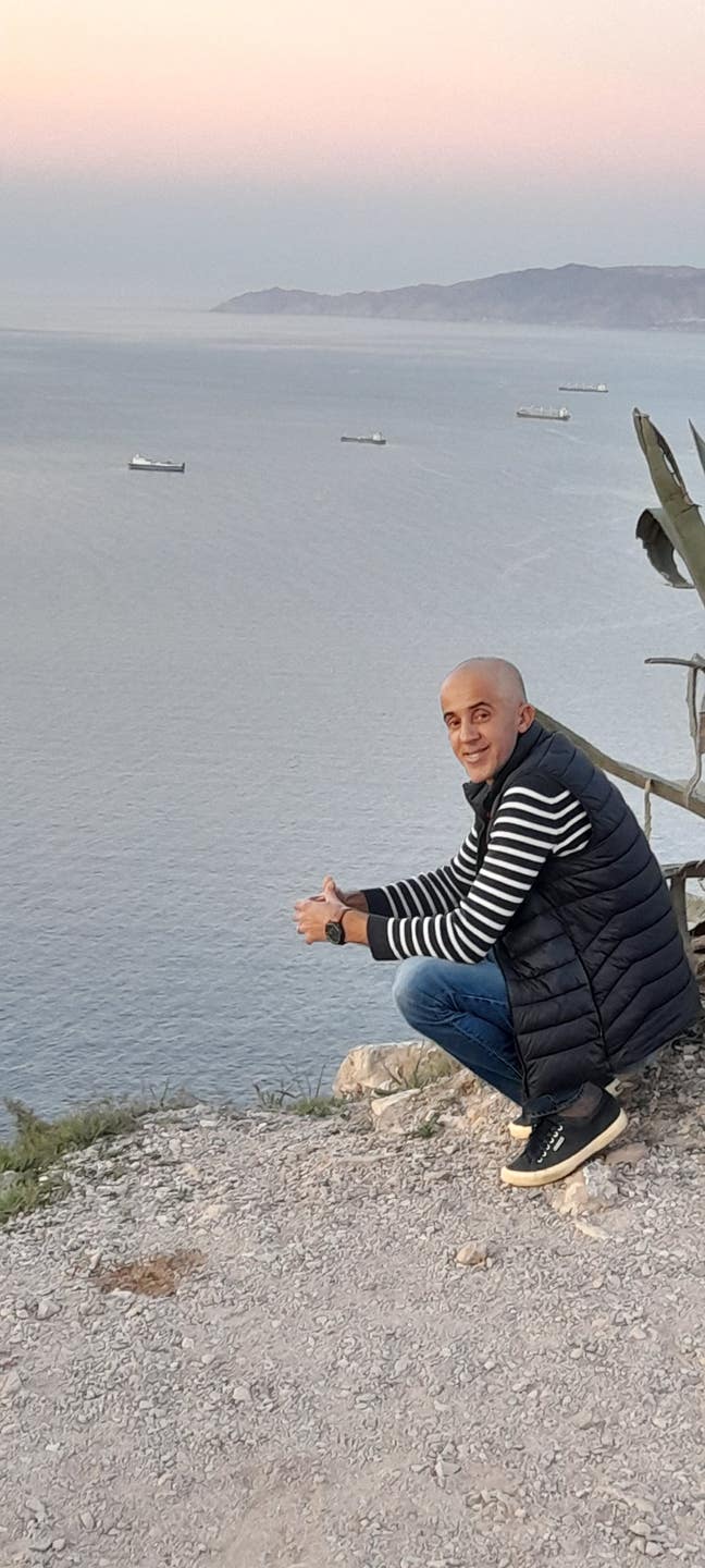 I am a professional male aged 50. I am lookin... Main Photo