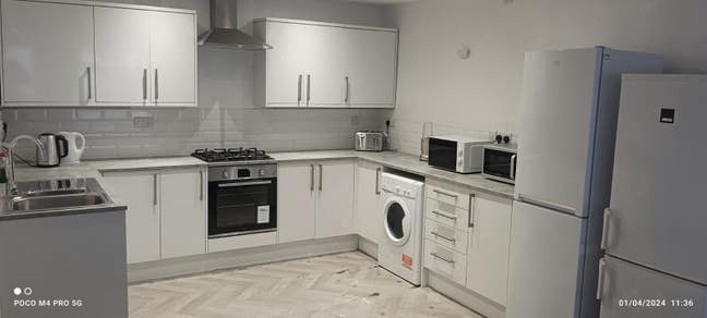 🏡 Furnished Rooms Available This Month☀️ Main Photo