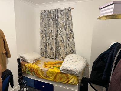 Semi double room for rent Main Photo
