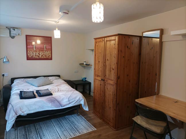 Newly refurbished Spacious Studio North Cambridge Main Photo