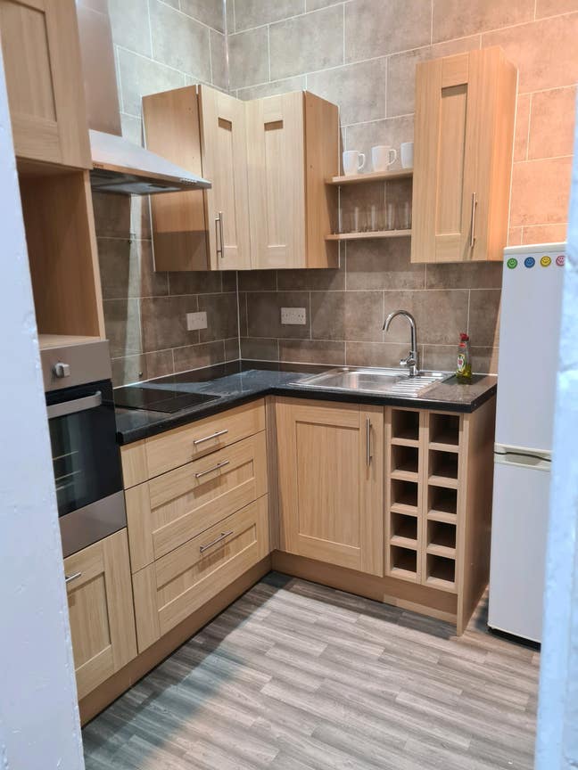 Spacious Newly renovated 2 Bed Flat -Student/Prof Main Photo