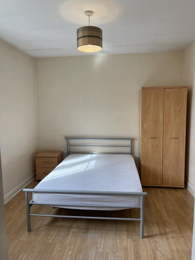 All bills included Furnished en suite room Main Photo