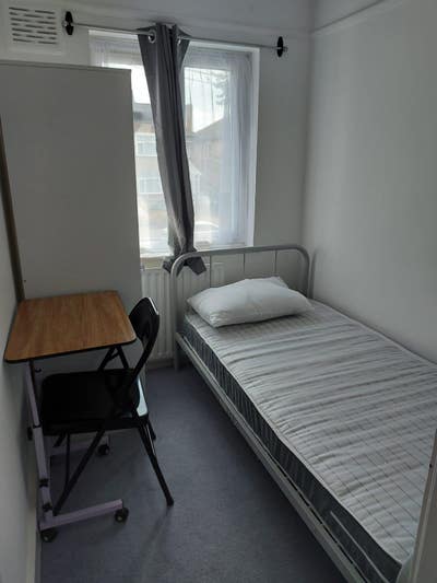 Flat share for professional  Main Photo