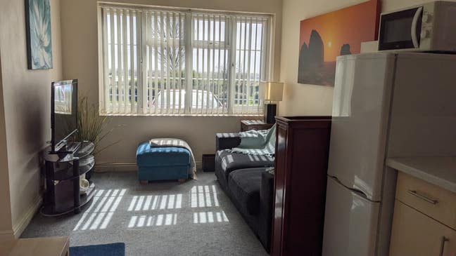 Single ground floor flat- all bills included. Main Photo