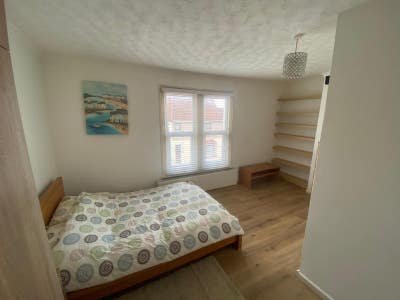 Huge double bedroom in SN1 3JJ Main Photo