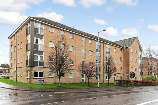 Unfurnished Spacious 2 Bed Flat with Parking Main Photo