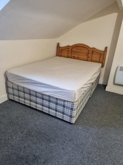 Bedsite available inclusive of most bills  Main Photo