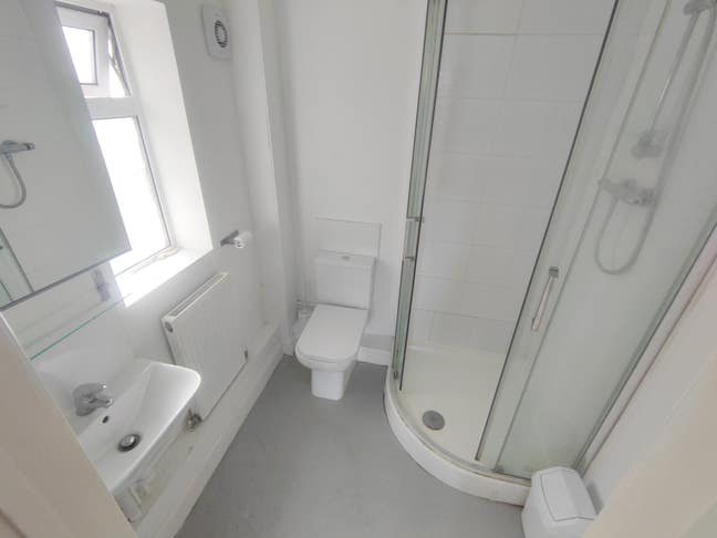 Large en-suite room in a Professional shared house Main Photo