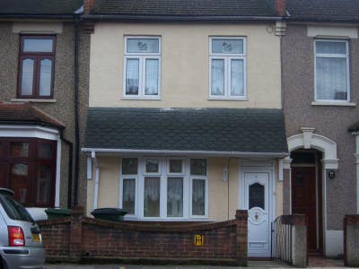 Spacious single room in Female household. Main Photo