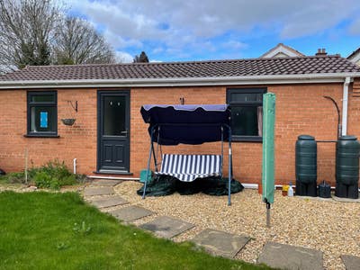 Double studio room with en-suite and kitchen  Main Photo