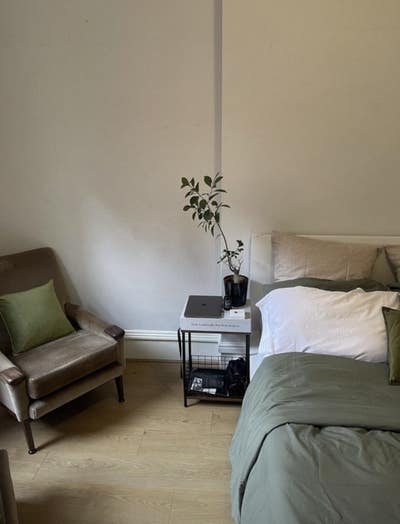 Spacious double room in modern flat fulham Main Photo