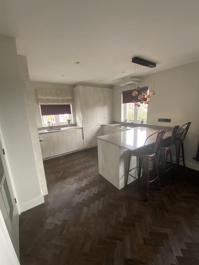 Double Room in Modern Luxury Flat Main Photo