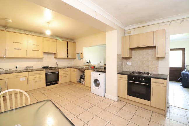 Double room in Bassett close to university Main Photo