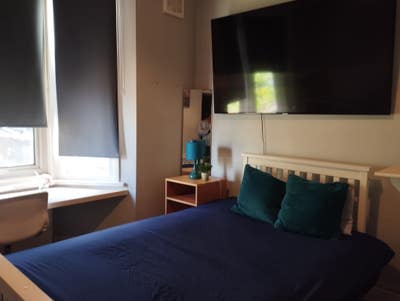 Basic room for rent in Grays town centre  Main Photo