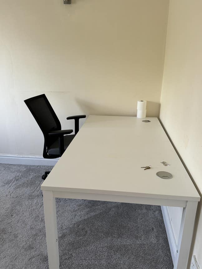 Large Double Room Main Photo