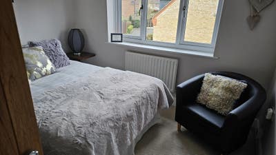 Lovely double room to let in Shefford  Main Photo