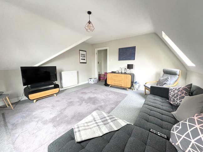 Immaculate one bedroom unfurnished flat available  Main Photo