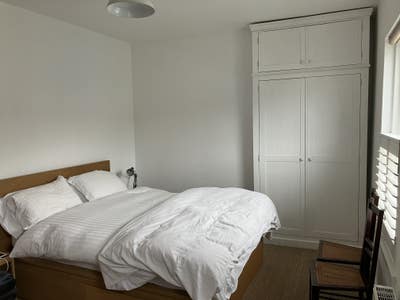 Large, bright double room in lovely house! Main Photo