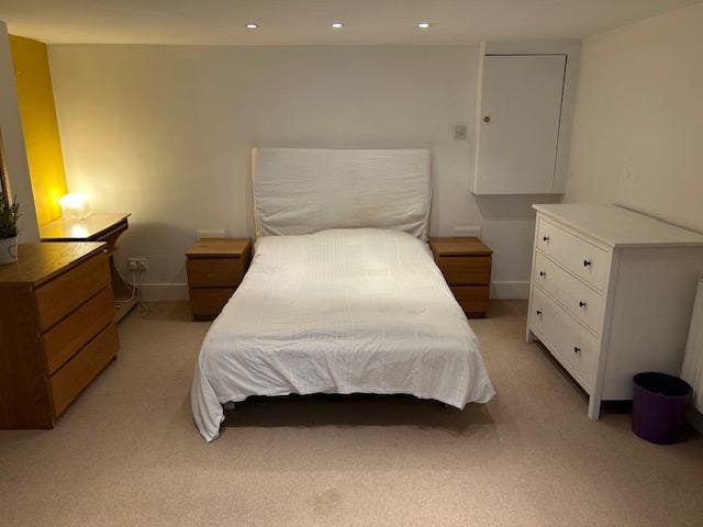 Large basement room to rent, Teddington Main Photo