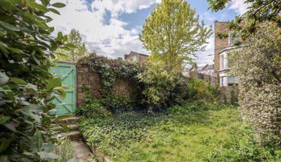 Peaceful top floor Camberwell.  Main Photo