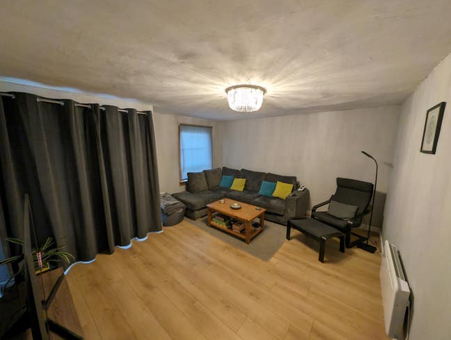 Double Bedroom - Refurb, modern, spacious flat Main Photo