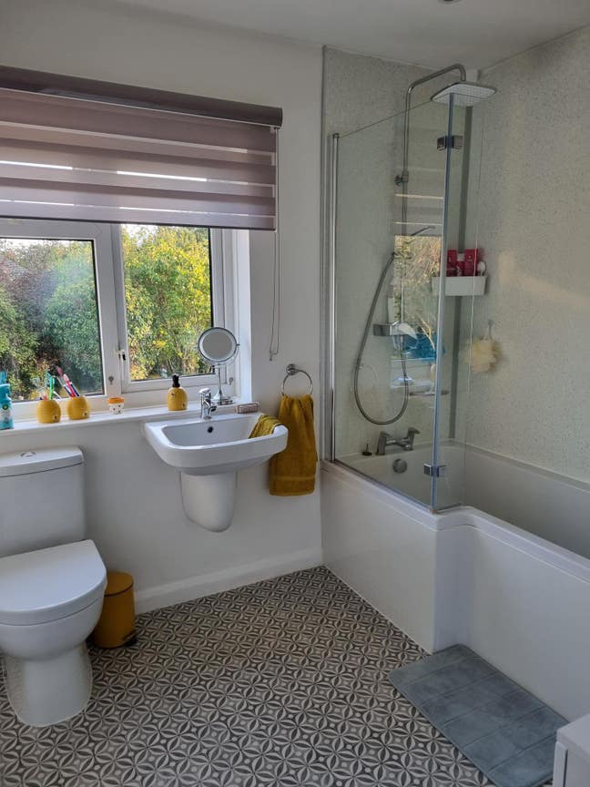 **Fully Furnished Double Room To Rent* Main Photo