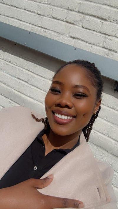 Professional Female seeks a double room Main Photo