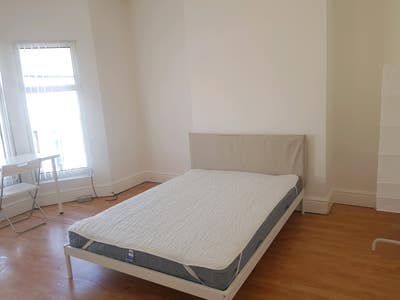 Low Deposit Option! Comfy Single in Tuebrook Main Photo