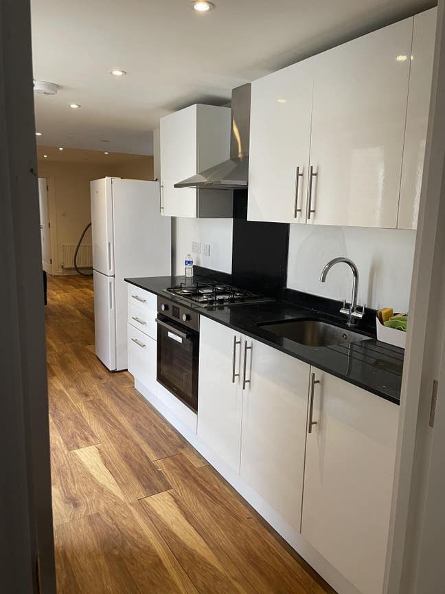 3 bed flat in Ealing close university West london Main Photo