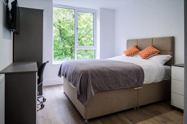 Houseshare Available Now £750 Pcm All Inclusive Main Photo