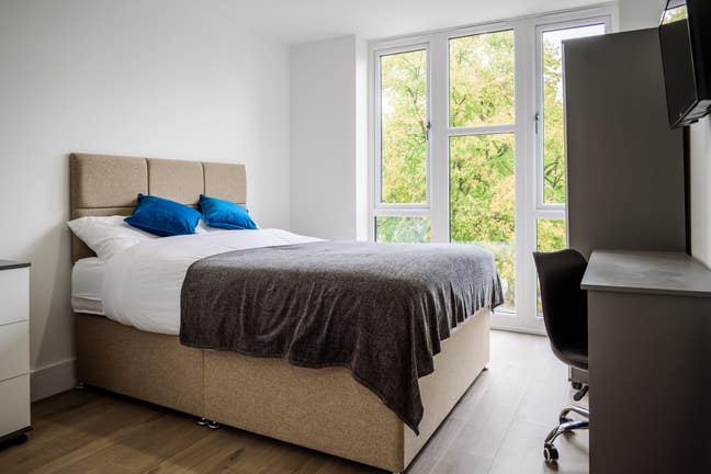 Houseshare Available Now £700 Pcm All Inclusive Main Photo